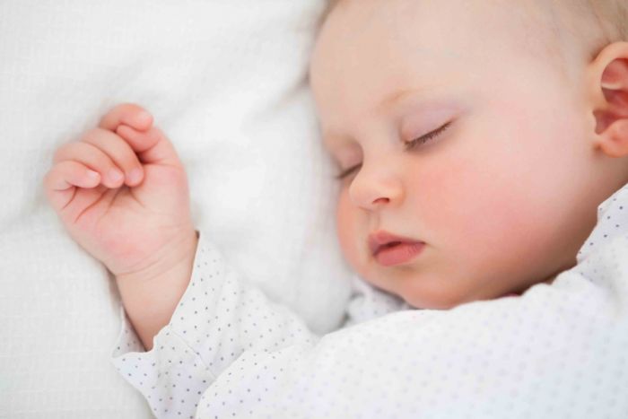 “Εκπαίδευση” ύπνου έως 6 μηνών: κίνδυνοι παρά οφέλη